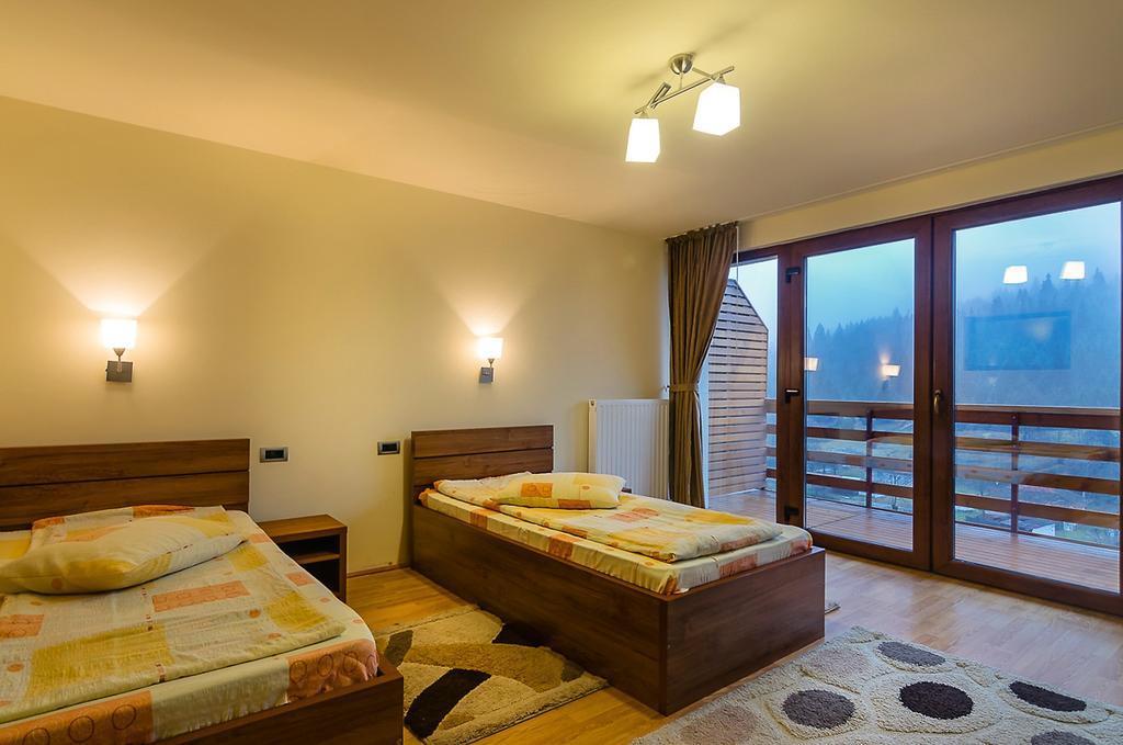 Panorama Pietrei Craiului Hotell Zărneşti Exteriör bild