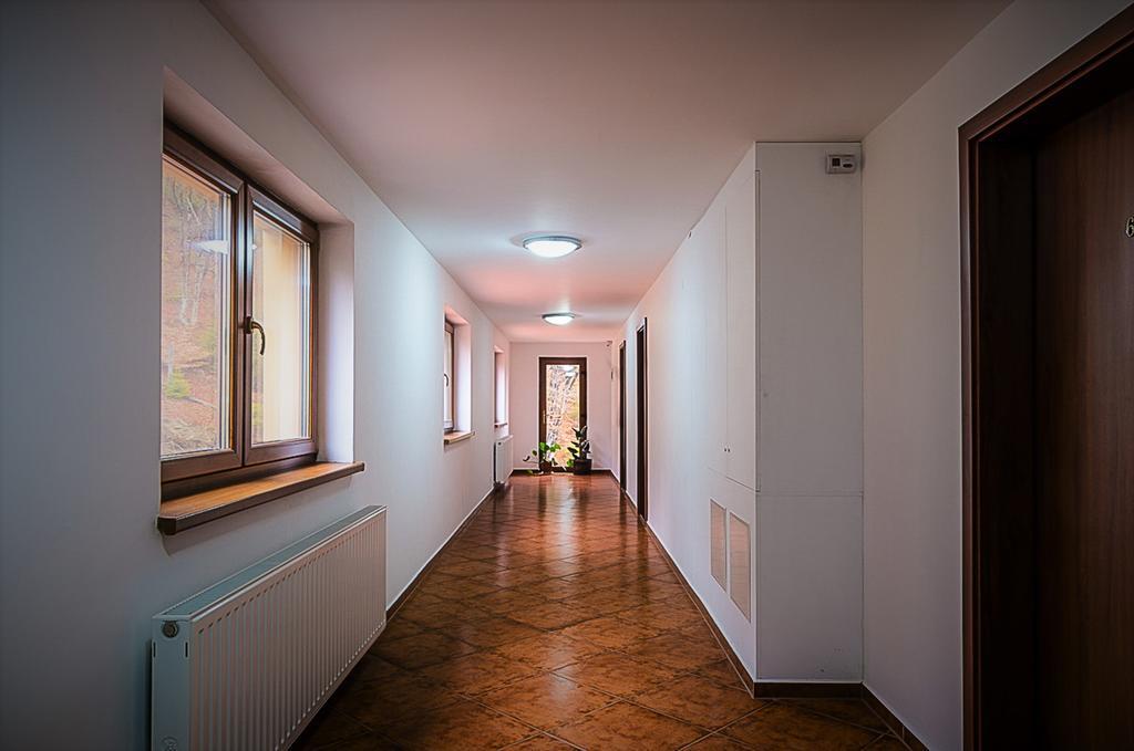 Panorama Pietrei Craiului Hotell Zărneşti Exteriör bild